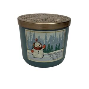 Bath & Body Works Snowflakes & Citrus 3-Wick Candle 14.5oz Winter Citrus Mango